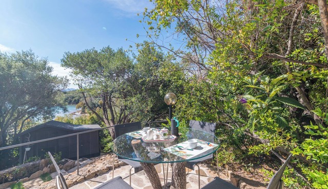 Studio Appartamento 'Monolocale Cala Capra' close to the Beach with Shared Pool & Wi-Fi