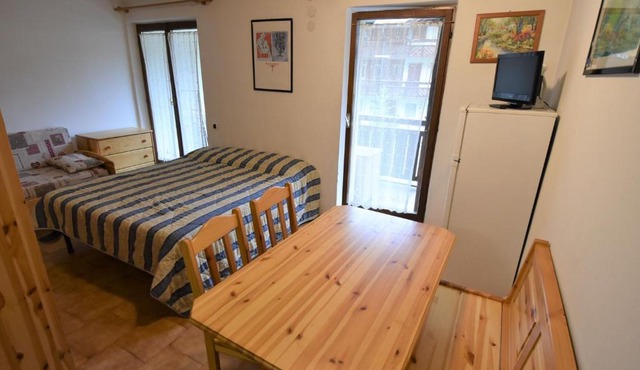 Studio Apt 8 by Interhome