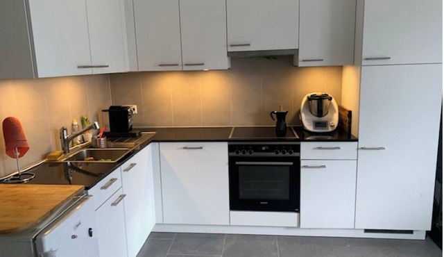 Studio Apt - Beautiful view, free parking!