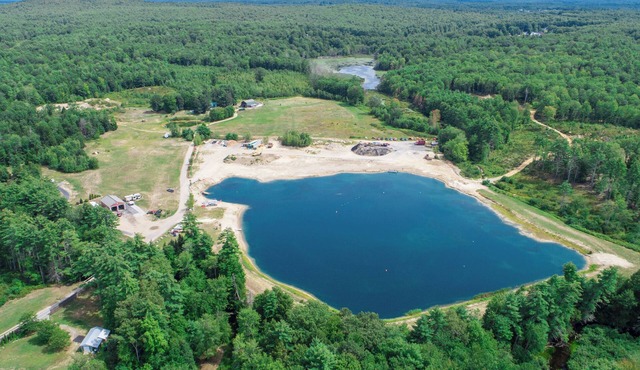 Studio Apt Pawtuckaway River w/ Man made pond 20 mins to Seacoast Pets Welcome