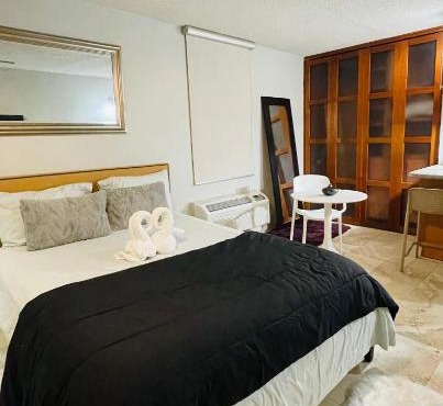 Studio at Miramar & Distrito Mobile