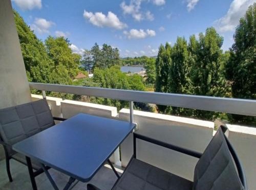 Studio avec balcon et superbe vue