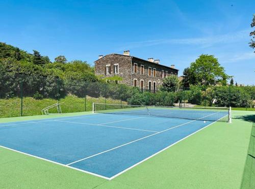 Studio avec piscine et tennis