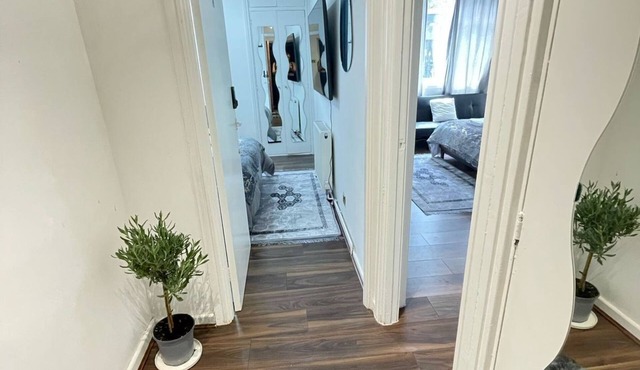 Studio B– Elegant Chic Retreat Near London Landmarks