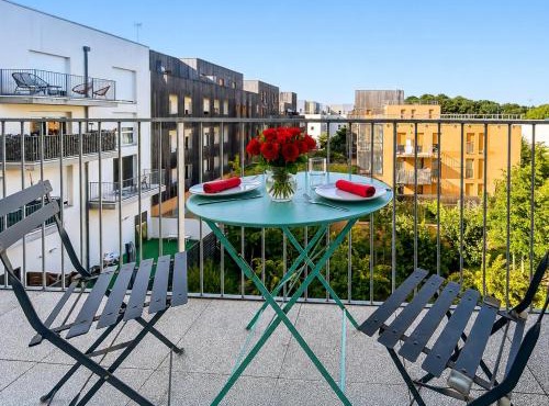 Studio, balcon, parking, commerces & transports