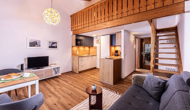 Studio Bergliebe for 2 with south-facing balcony and great mountain views