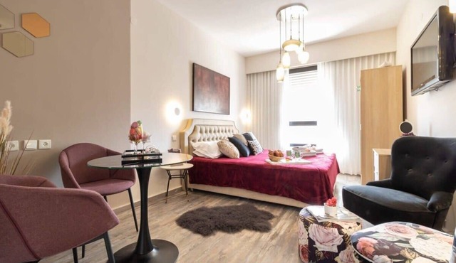 Studio between King David Hotel and Waldorf - Parking Included