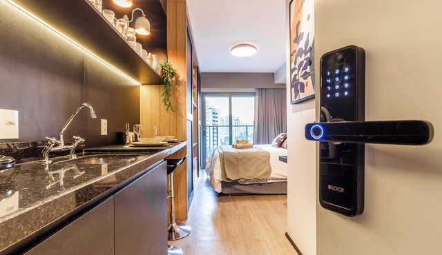Studio in the best spot in Moema Garage, leisure and subway nearby, free WIFI