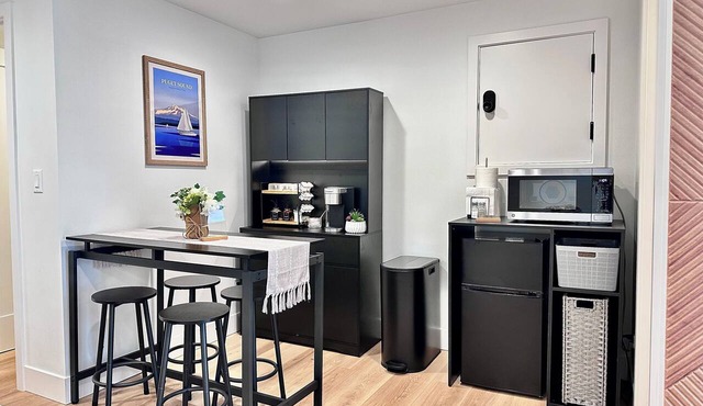 Studio by the Sound - King Bed Fire Pit EV Charger Pet Friendly