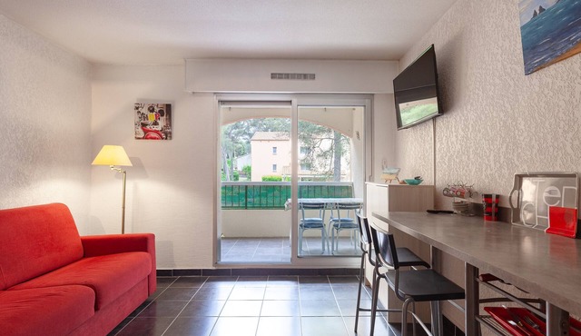 Studio 'Chez Alain Et Martine' with Private Terrace