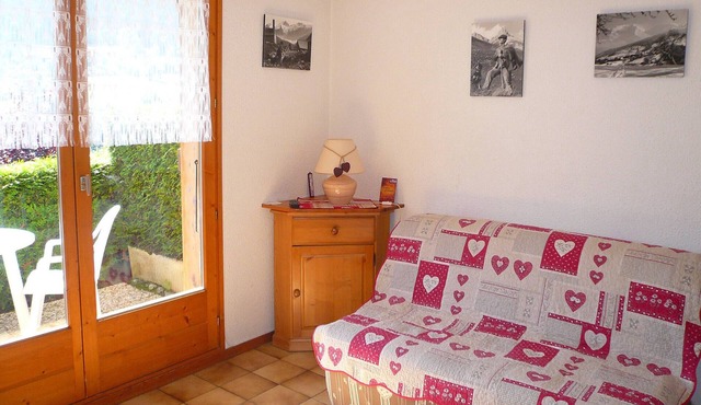 Studio cabin for 4 in Combloux with terrace and garage