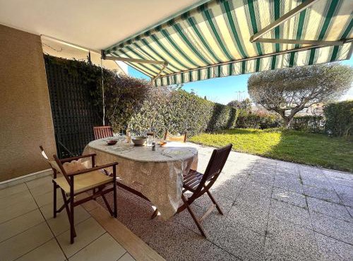 Studio/Cabine à 80m de la plage avec Terrasse, Jardinet et Garage - Cavalaire - FR-1-226B-140
