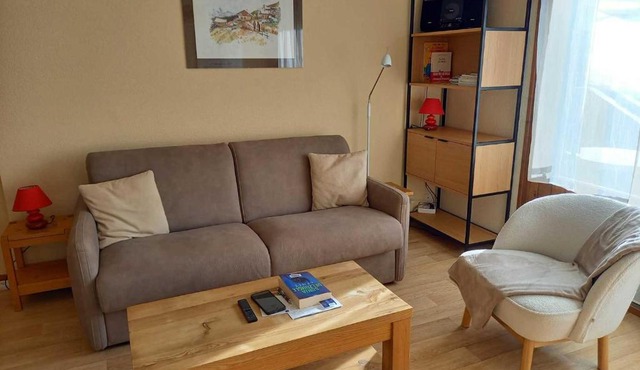 Studio cabine au centre, balcon sud, parking, proche pistes et commerces - FR-1-459-89