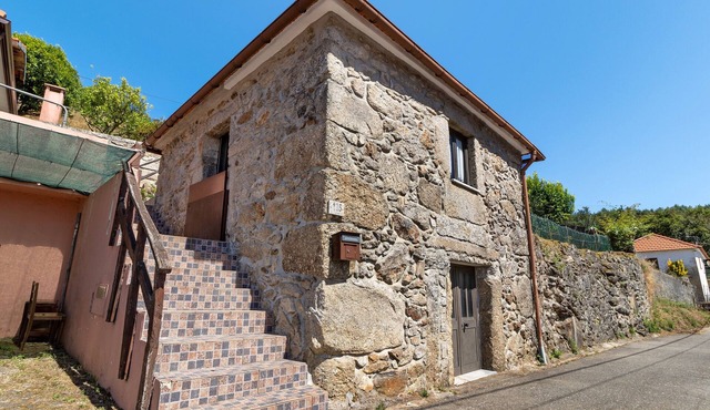 Studio 'Casa 2' with Mountain View, Shared Garden and Wi-Fi