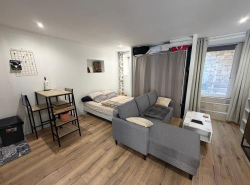 Studio centre village