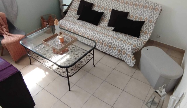 Studio Charmant et Idéalement Situé