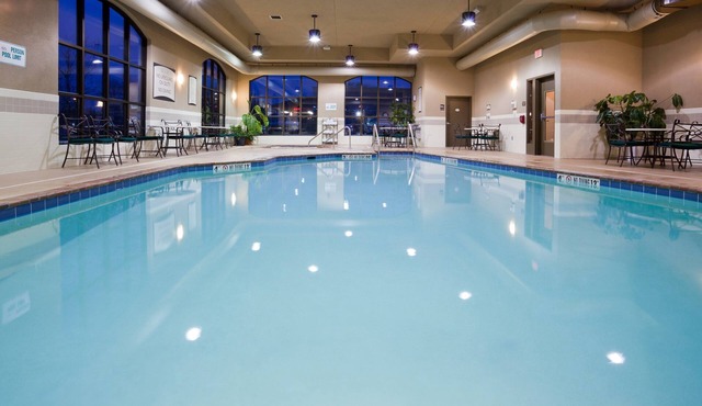 Studio Close to the Airport! | Free Breakfast + Shared Hot Tub and Indoor Pool
