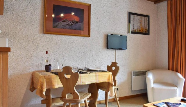 Studio confortable 4 pers. avec balcon sud, proche pistes et commodités, Méribel - FR-1-180-10