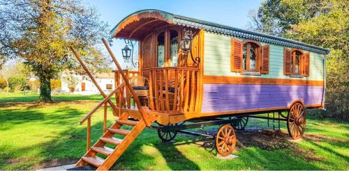 Studio cosy à Bussac-Forêt avec piscine partagée, 15m²
