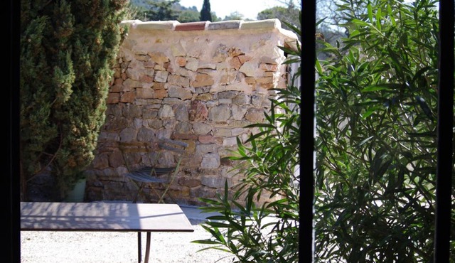 Studio cosy au coeur des vignes en Provence avec terrasse - sans climatisation-
