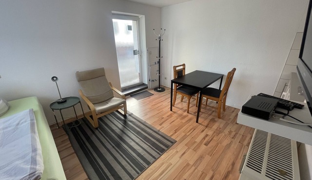 Studio-Budget-Private Bathroom-Street View-Studio 1 Bett EG