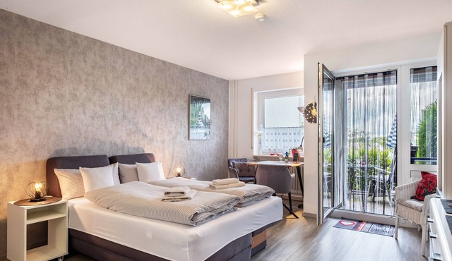 Studio 'Morgensonne' with Private Terrace and Wi-Fi