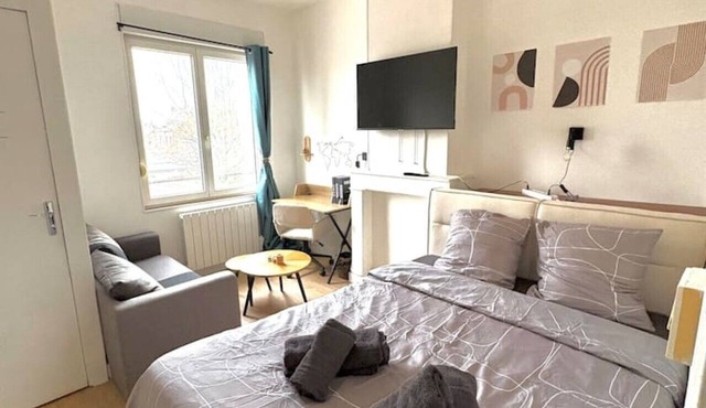 Studio Dedicated office Autonomous arrival Valenciennes