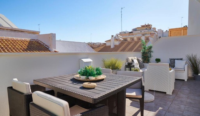 Studio Deluxe with Shared Roof Terrace