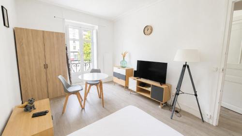 Studio Duquesne 1/2 pers