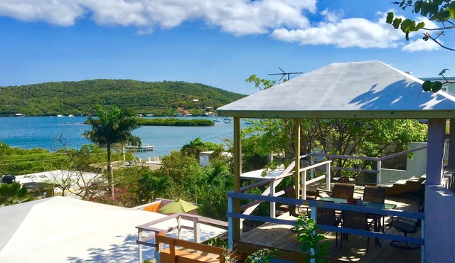 Studio en suite, king/twin beds sleep 3, multi-deck views, early access bag drop