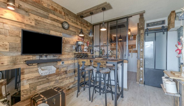 Studio 'Exceptional View' with Mountain Views, Balcony, and Wi-Fi