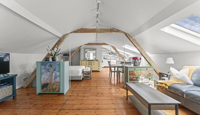 Studio Flat Above Historic Cider Mill