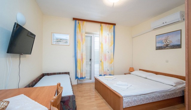 Studio flat near beach Ražanac, Zadar (AS-5766-b)
