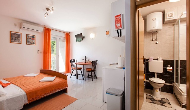 Studio flat with balcony Duće, Omiš (AS-16877-a)
