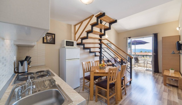 Studio flat with balcony and sea view Drvenik Donja vala, Makarska (AS-9654-b)