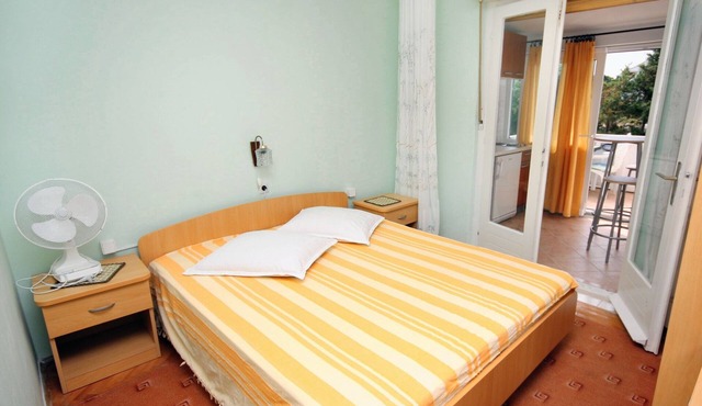 Studio flat with balcony Barbat, Rab (AS-4993-a)