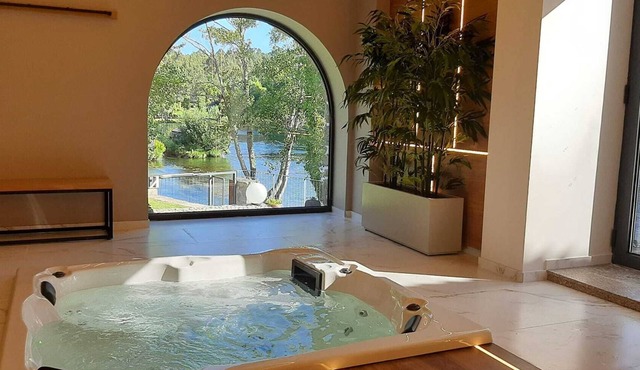 Studio for 2 people * SPA * River view