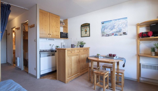 Studio for 4 with balcony near ski slopes