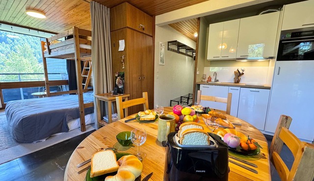 Studio for 6 at Ski Slopes