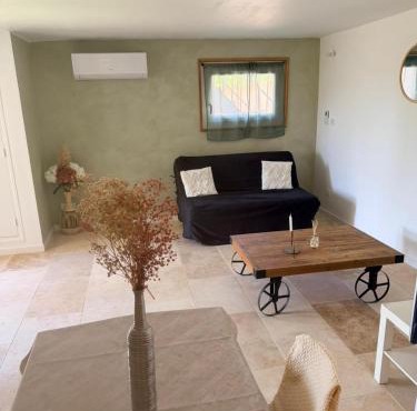 Studio avec terrasse et parking privé