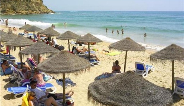 Studio Free Parking 300m walking to beach Burgau