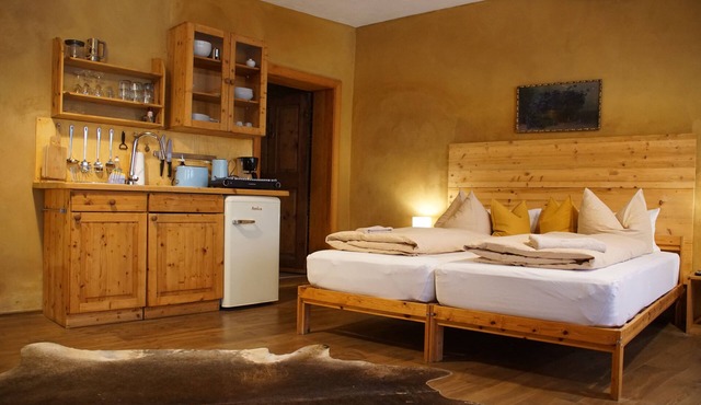 Studio ground floor - clay-plastered superior studio, barrier-free, garden, sauna