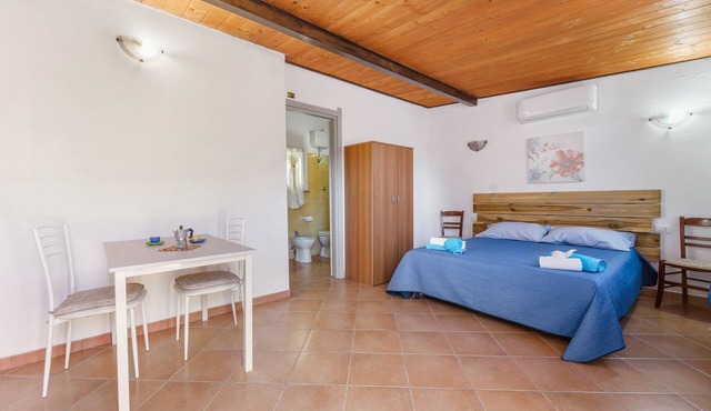Studio 'Il Mandarino' with Mountain View, Private Terrace and Air Conditioning