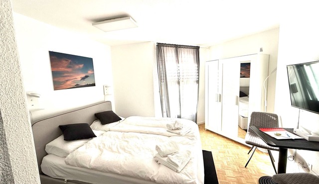 Studio im Zentrum, Schwimmbad und 400m von Skiliften entfernt by Interhome