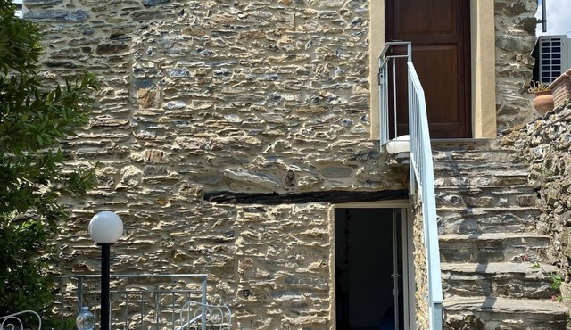 Studio in a quiet rustico near the beaches