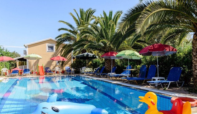 Studio in beautiful garden ELENI FAMILY APARTMENT