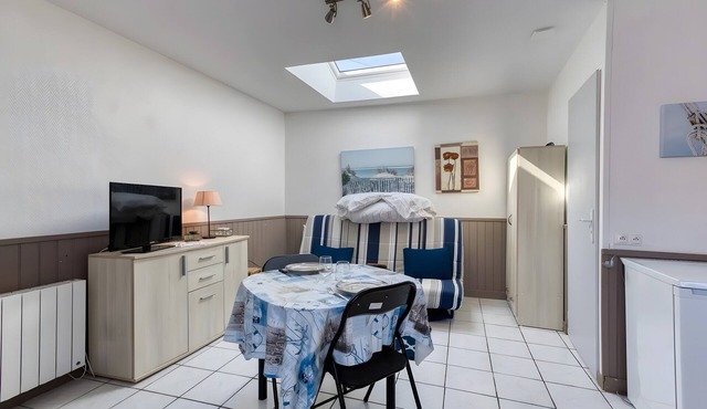 Studio in Bourcefranc-le-Chapus – Ideal Getaway for Two, Wi-Fi, Remote Work Space, Near Île d’Oléron
