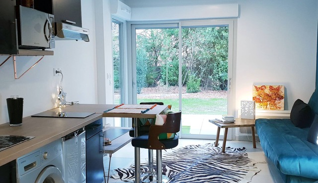 Studio in luxury residence with garden 10 minutes from Biarritz and beaches