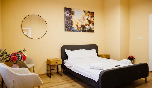 Studio in Old Town's 1752 Hotel