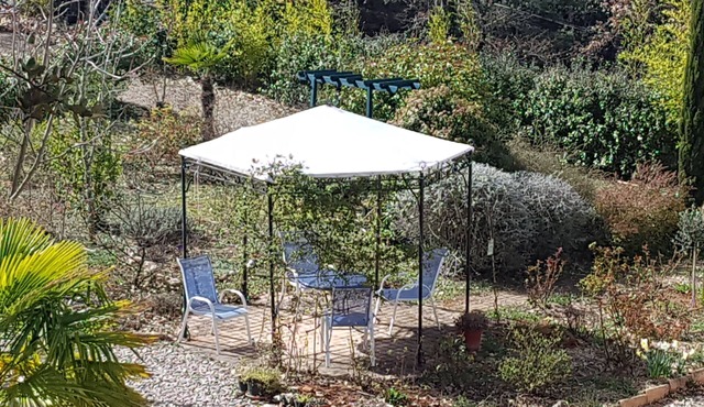 Studio in the heart of nature, 10 minutes from Lac d'Esparron